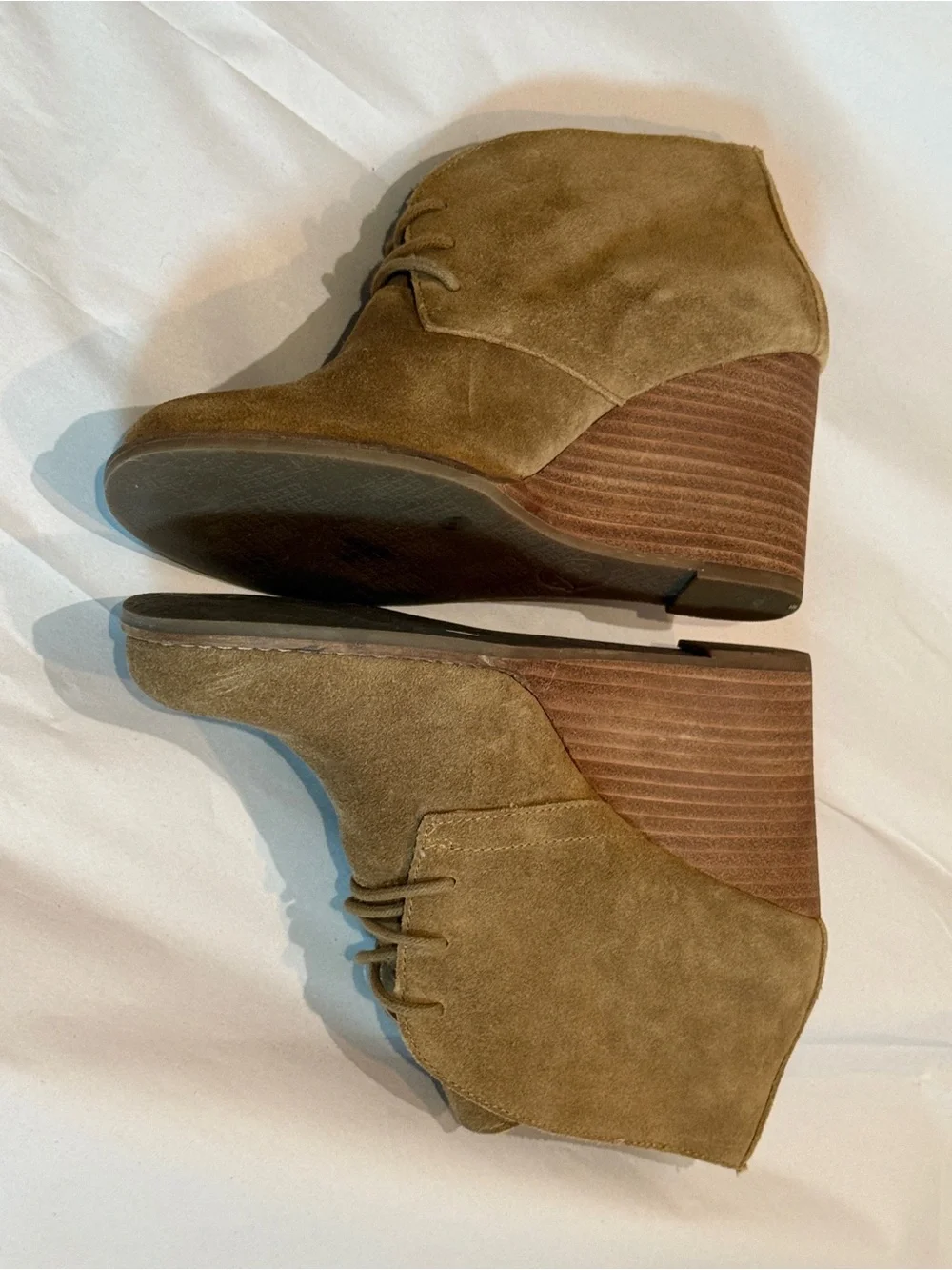 NWOT Lucky Brand Suede Wedge Booties in Tan Size 8.5